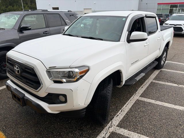 Used 2016 Toyota Tacoma SR5 w/ SR5 Appearance Package (SN) AWD/4WD image 4
