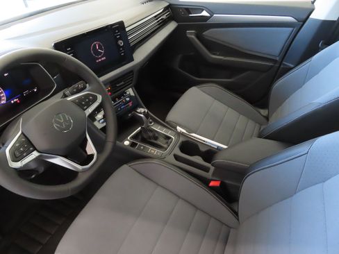 New 2026 Volkswagen Jetta SE FWD image 22