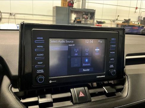 Used 2022 Toyota RAV4 XLE AWD/4WD image 15