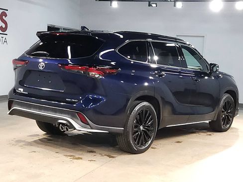 Used 2025 Toyota Highlander XSE AWD/4WD image 7