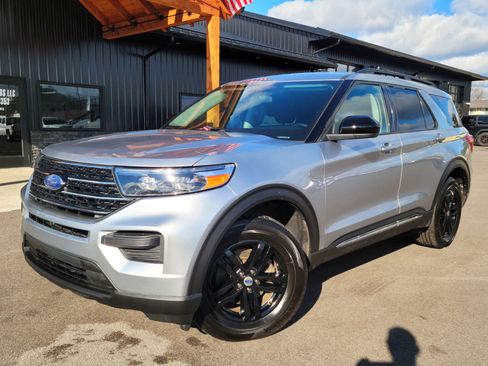 Used 2020 Ford Explorer XLT w/ Comfort Package image 1