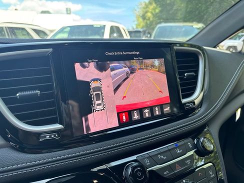 New 2027 Chrysler Pacifica Limited FWD image 14
