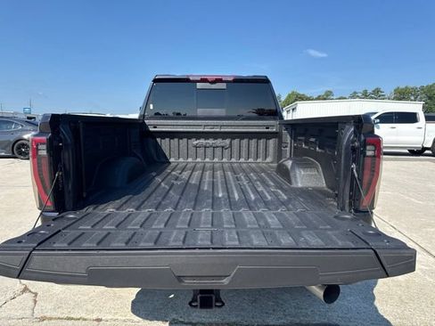 Used 2024 GMC Sierra 2500 AT4 w/ AT4 Premium Plus Package AWD/4WD image 12