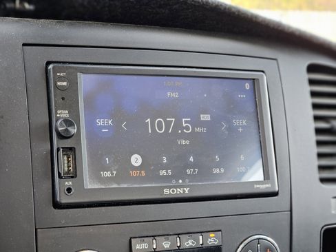 Used 2014 Chevrolet Silverado 2500 LT w/ Z71 Appearance Package image 21