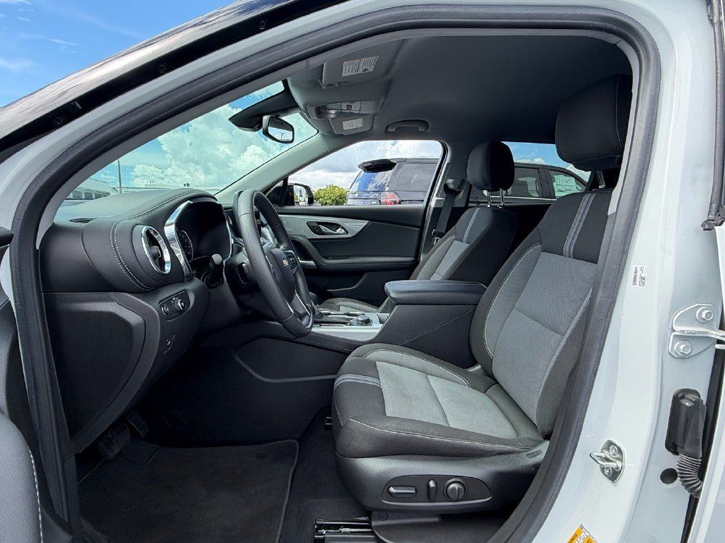Certified 2023 Chevrolet Blazer LT w/ Convenience Package FWD image 9