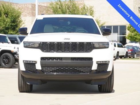New 2025 Jeep Grand Cherokee L Limited w/ Black Appearance Package AWD/4WD image 2