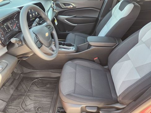 New 2026 Chevrolet Trax LS image 9