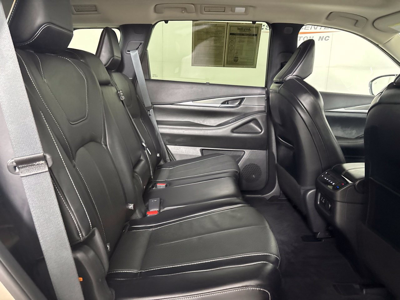 Used 2023 INFINITI QX60 Luxe w/ Cargo Package AWD/4WD image 31