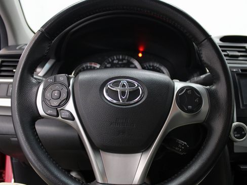 Used 2014 Toyota Camry SE image 30