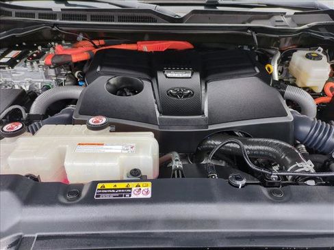 Used 2024 Toyota Tundra Platinum image 23