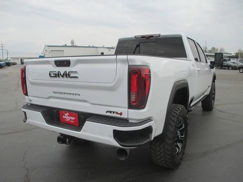 Used 2022 GMC Sierra 2500 AT4 w/ AT4 Premium Plus Package image 4