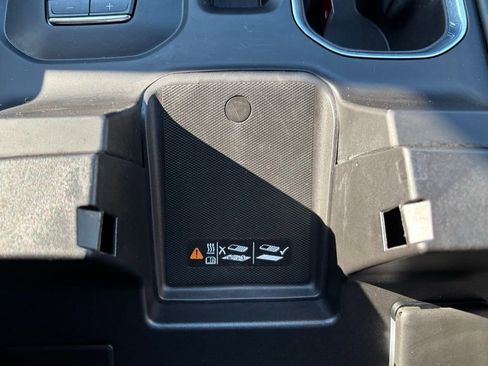 Used 2024 GMC Sierra 1500 Denali Ultimate image 32