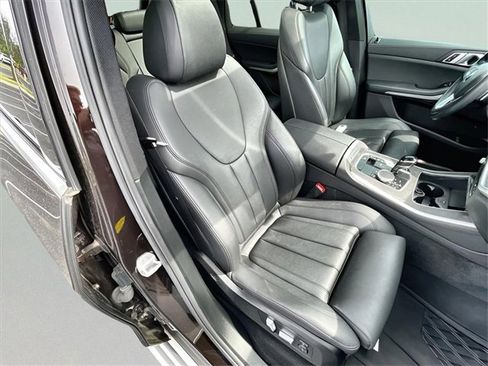 Used 2022 BMW X5 xDrive40i w/ Premium Package image 19