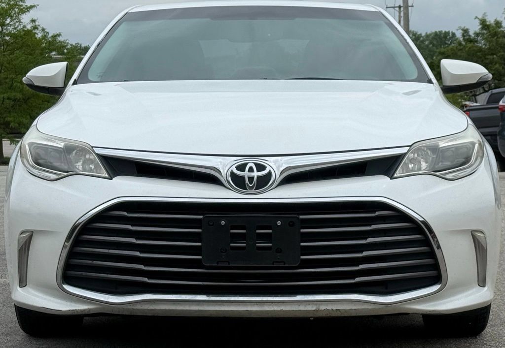 Used 2016 Toyota Avalon XLE Plus w/ Preferred Accessory Package FWD image 8