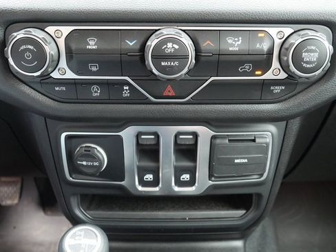 Used 2025 Jeep Wrangler Sport image 20