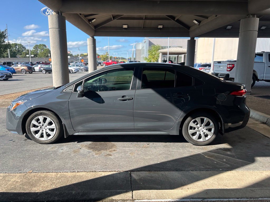 Used 2024 Toyota Corolla LE FWD image 4