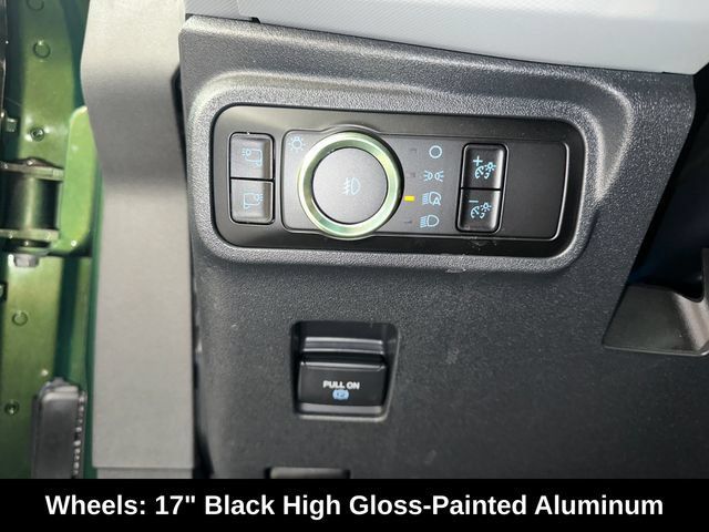 Used 2023 Ford Bronco Badlands w/ Sasquatch Package AWD/4WD image 17