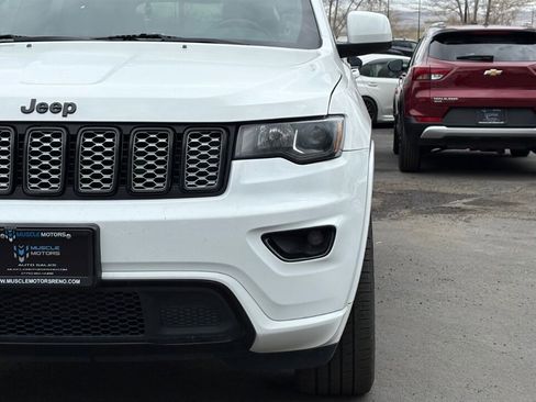 Used 2018 Jeep Grand Cherokee Altitude image 8