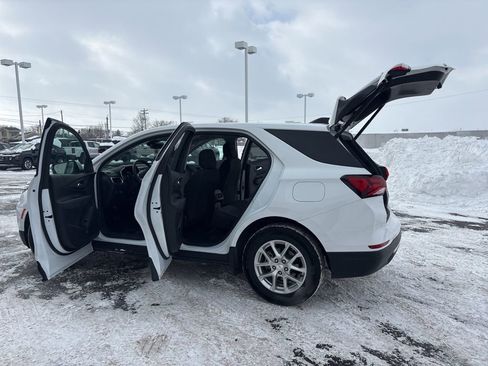 Used 2024 Chevrolet Equinox LT w/ LPO, Floor Liner Package image 15
