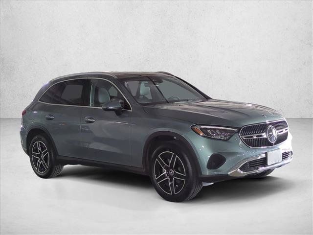 Used 2026 Mercedes-Benz GLC 300 image 3