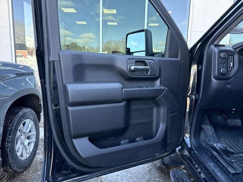 Used 2025 Chevrolet Silverado 2500 Custom w/ Custom Value Package image 13