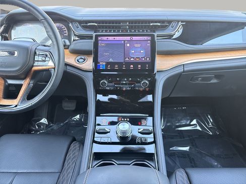 Used 2025 Jeep Grand Cherokee Summit image 15