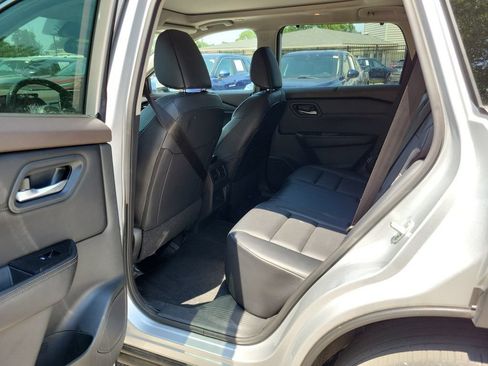 Used 2023 Nissan Rogue SV w/ SV Premium B Package AWD/4WD image 12