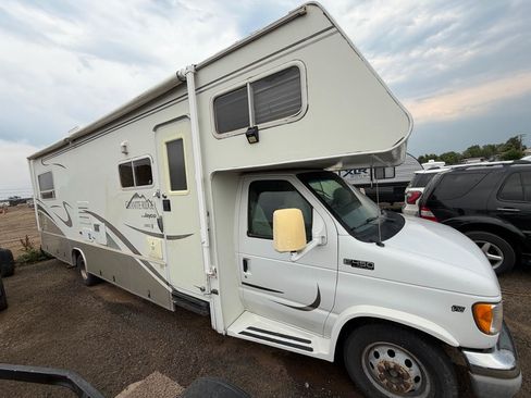 Used 2002 Ford E-450 and Econoline 450 RWD image 1