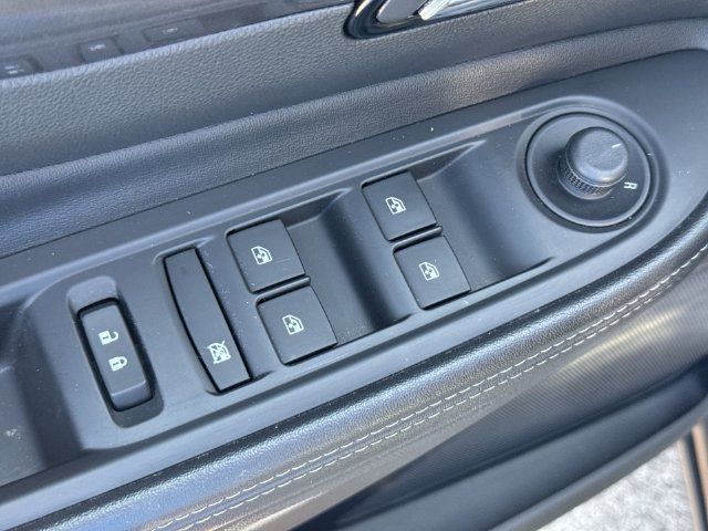 Used 2020 Buick Encore Sport Touring w/ Safety Package FWD image 22
