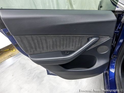 Used 2022 Tesla Model Y Long Range AWD/4WD image 37