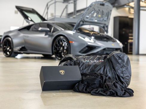 Used 2022 Lamborghini Huracan EVO RWD image 24