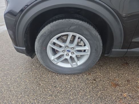 Used 2025 Ford Explorer Active image 29