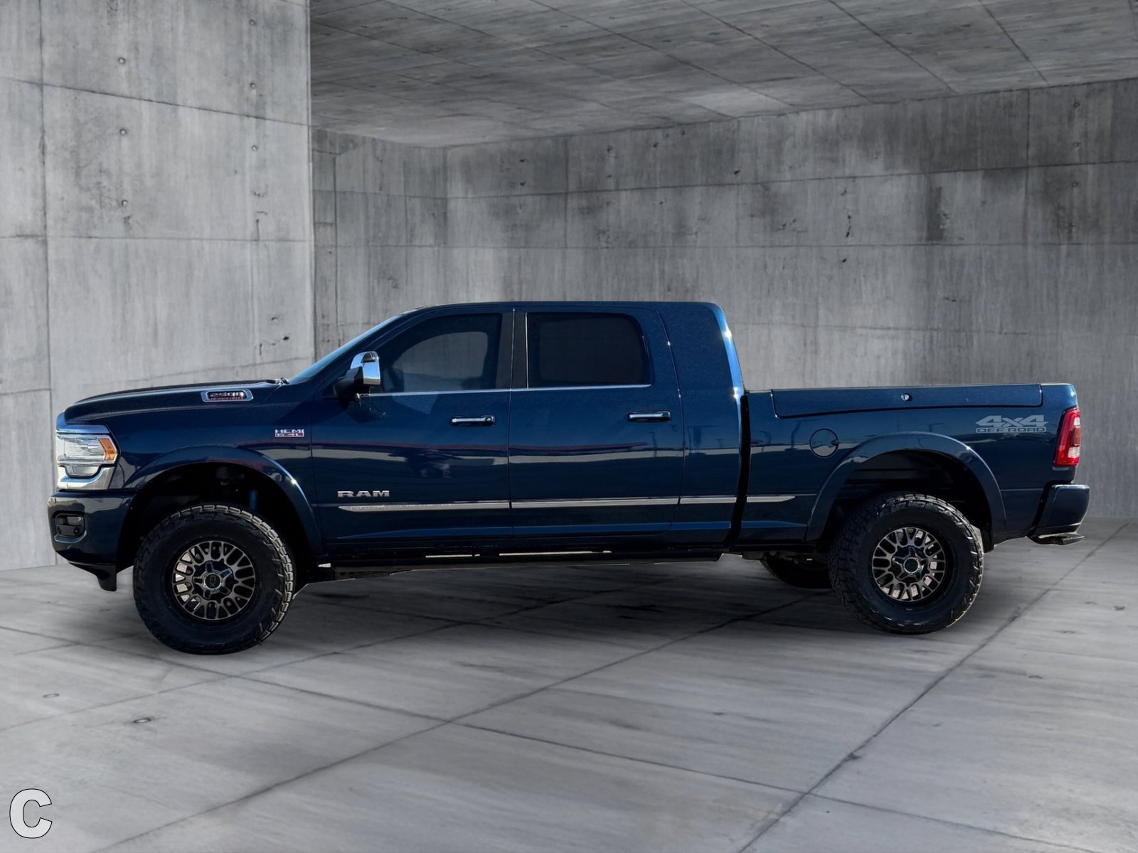 Used 2019 RAM 2500 Limited AWD/4WD image 3