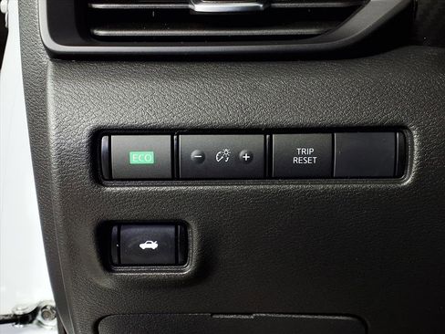 Used 2024 Nissan Sentra S image 18