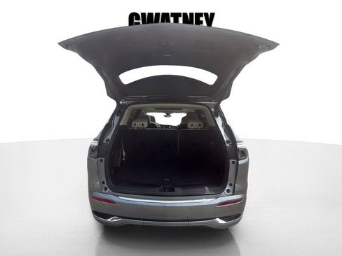 Used 2023 Buick Enclave Avenir w/ Avenir Technology Package image 20