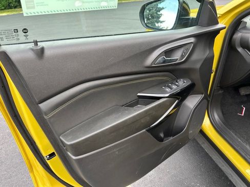 Used 2025 Chevrolet Trax ACTIV w/ Sunroof Package FWD image 13