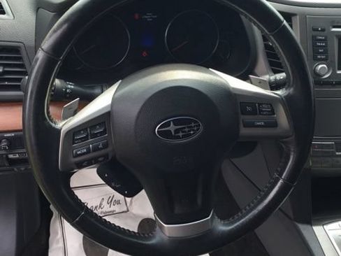 Used 2014 Subaru Outback 2.5i Limited w/ Moonroof Package AWD/4WD image 12