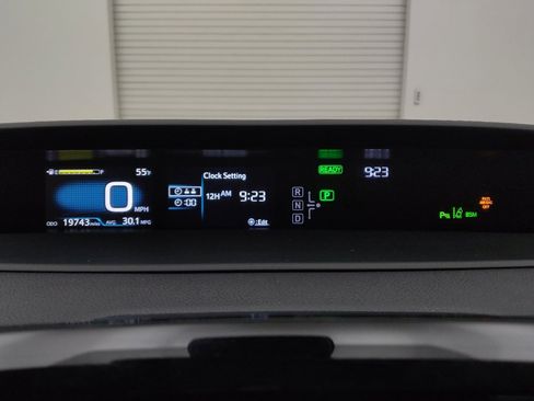 Used 2019 Toyota Prius LE AWD/4WD image 23