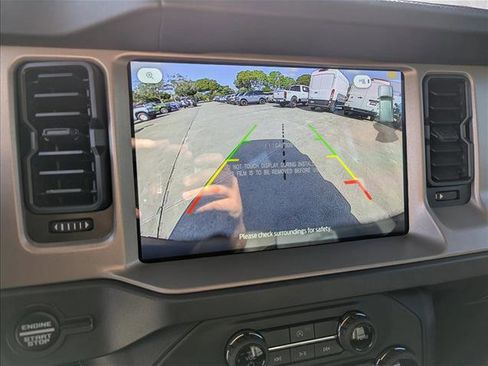 New 2025 Ford Bronco Outer Banks w/ Black Appearance Package image 13