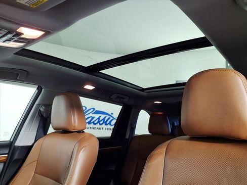 Used 2018 Toyota Highlander Limited image 14