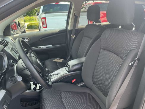 Used 2017 Dodge Journey SE FWD image 19