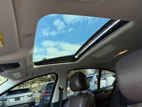 Used 2015 BMW 528i xDrive Sedan AWD/4WD image 20