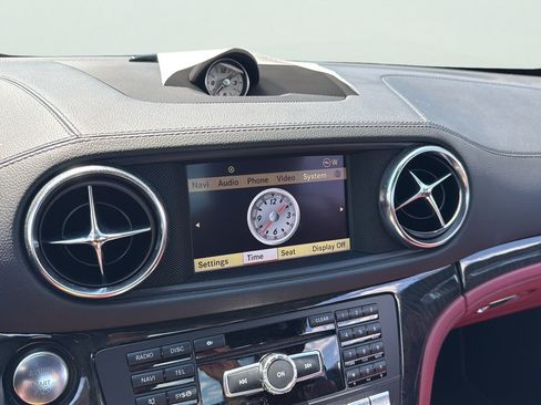 Used 2013 Mercedes-Benz SL 550 image 16
