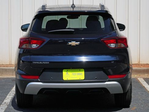 Used 2021 Chevrolet TrailBlazer LT FWD image 46