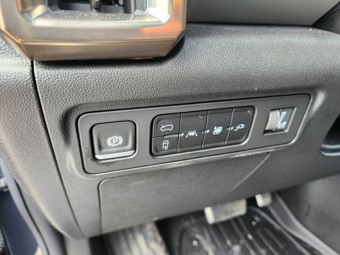 Used 2025 GMC Hummer EV 3X w/ LPO, Sport Package image 24