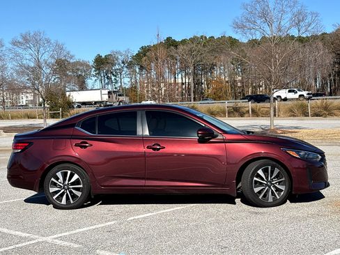 Used 2024 Nissan Sentra SV w/ SV Premium Package image 30