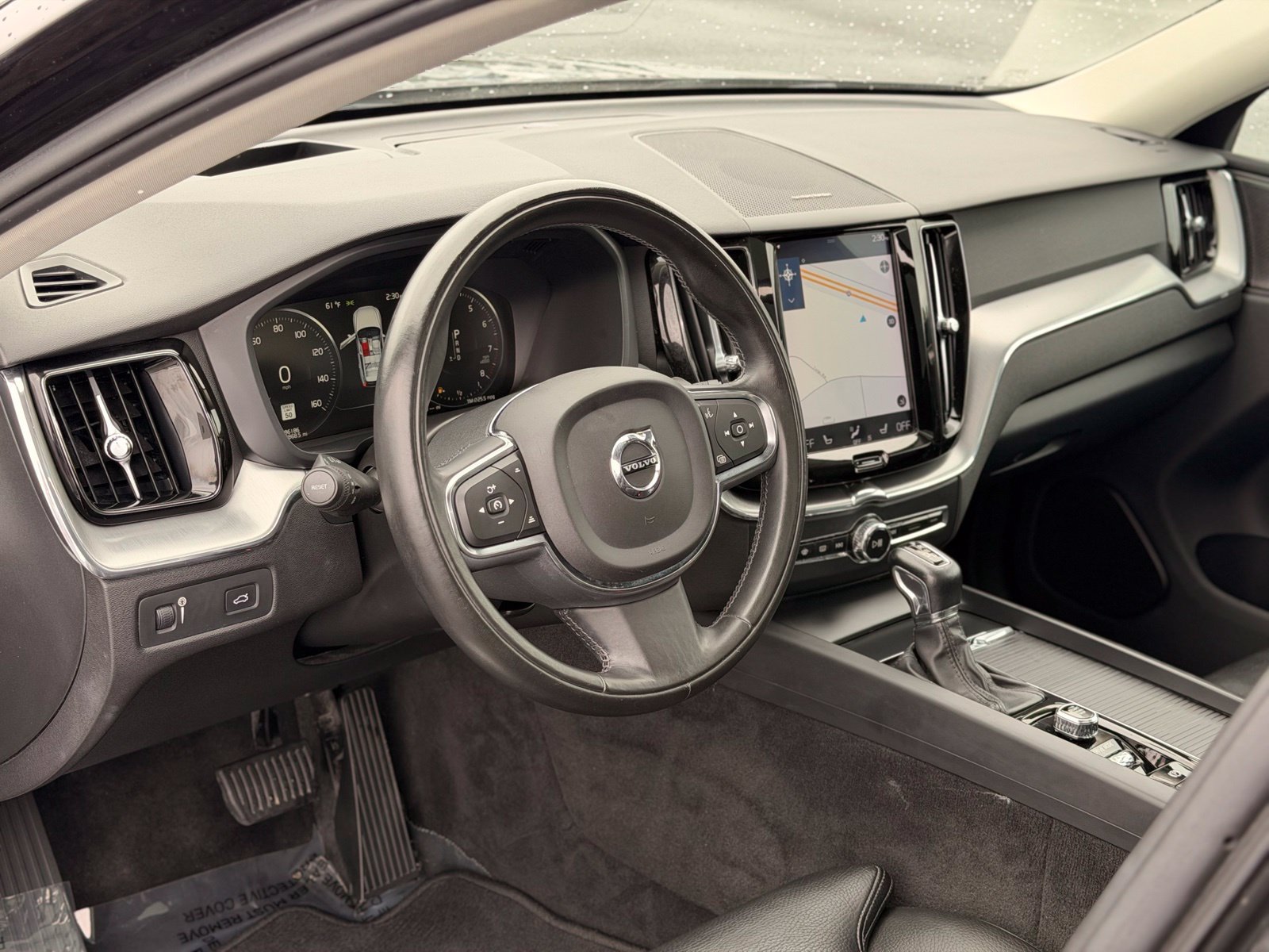 Used 2019 Volvo XC60 T5 Momentum w/ Multimedia Package AWD/4WD image 20