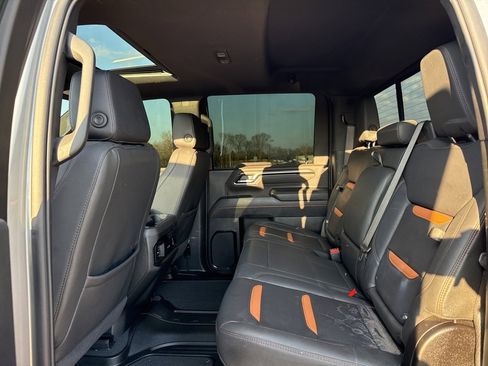 Used 2025 GMC Sierra 2500 AT4 w/ AT4 Premium Plus Package image 12