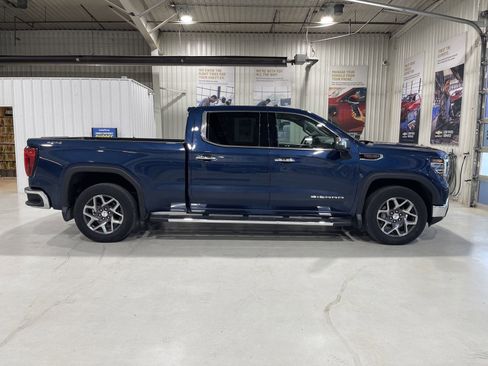 Used 2023 GMC Sierra 1500 SLT w/ SLT Premium Package image 9