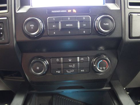 Used 2019 Ford F150 XL w/ Equipment Group 101A Mid AWD/4WD image 32